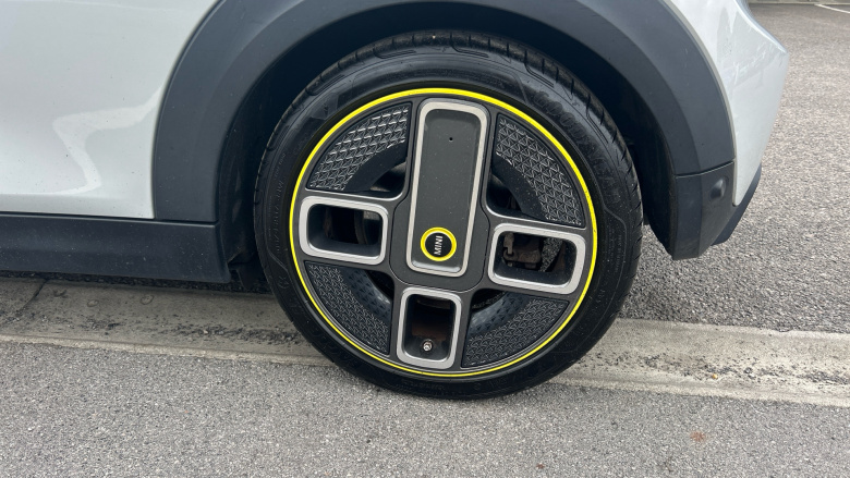 MINI Hatchback 135kW Cooper S Level 3 33kWh 3dr Auto Electric Hatchback